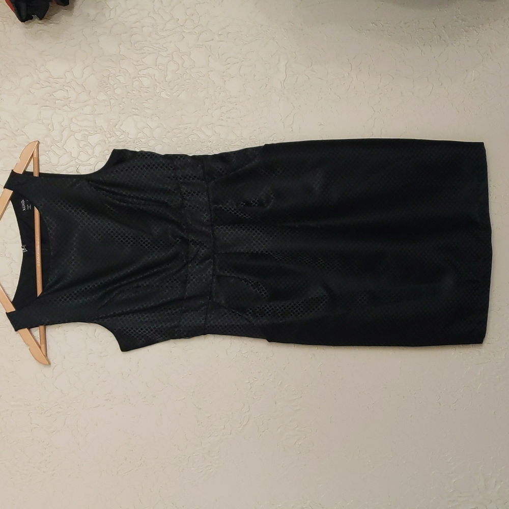 Black sheath dress with pockets